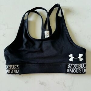 Girls under armour sports bra black